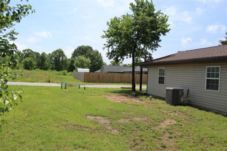 305 Corban Circle, Poplar Bluff, Missouri 63901, 3 Bedrooms Bedrooms, 7 Rooms Rooms,1 BathroomBathrooms,Residential,For Sale,Corban,MAR25028045