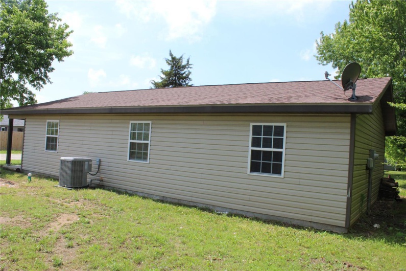 305 Corban Circle, Poplar Bluff, Missouri 63901, 3 Bedrooms Bedrooms, 7 Rooms Rooms,1 BathroomBathrooms,Residential,For Sale,Corban,MAR25028045