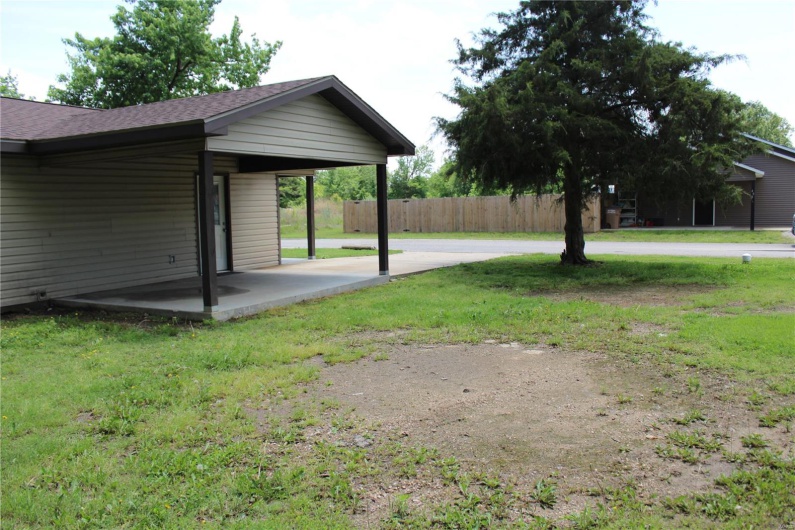 305 Corban Circle, Poplar Bluff, Missouri 63901, 3 Bedrooms Bedrooms, 7 Rooms Rooms,1 BathroomBathrooms,Residential,For Sale,Corban,MAR25028045