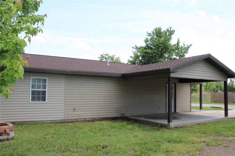 305 Corban Circle, Poplar Bluff, Missouri 63901, 3 Bedrooms Bedrooms, 7 Rooms Rooms,1 BathroomBathrooms,Residential,For Sale,Corban,MAR25028045