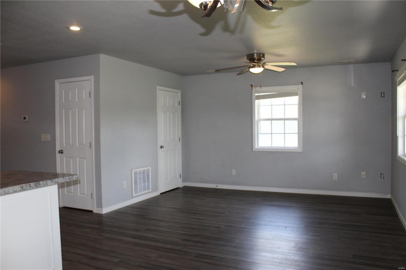 305 Corban Circle, Poplar Bluff, Missouri 63901, 3 Bedrooms Bedrooms, 7 Rooms Rooms,1 BathroomBathrooms,Residential,For Sale,Corban,MAR25028045