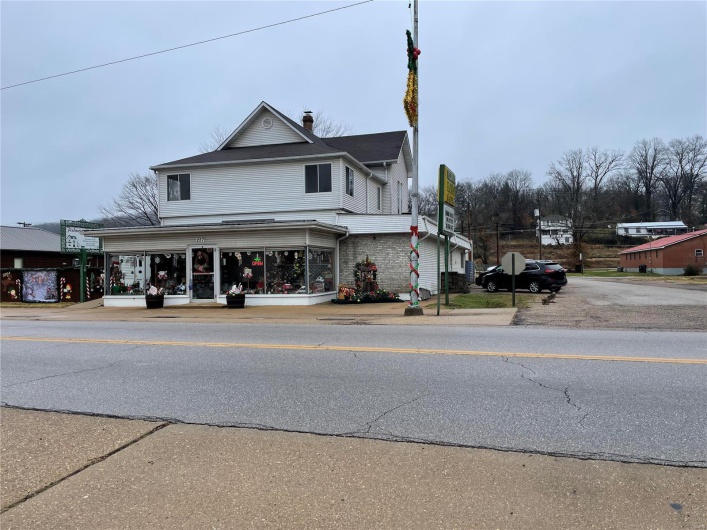 227 N. Main St., Piedmont, Missouri 63957, ,Commercial Sale,For Sale,N. Main St.,MAR24002923