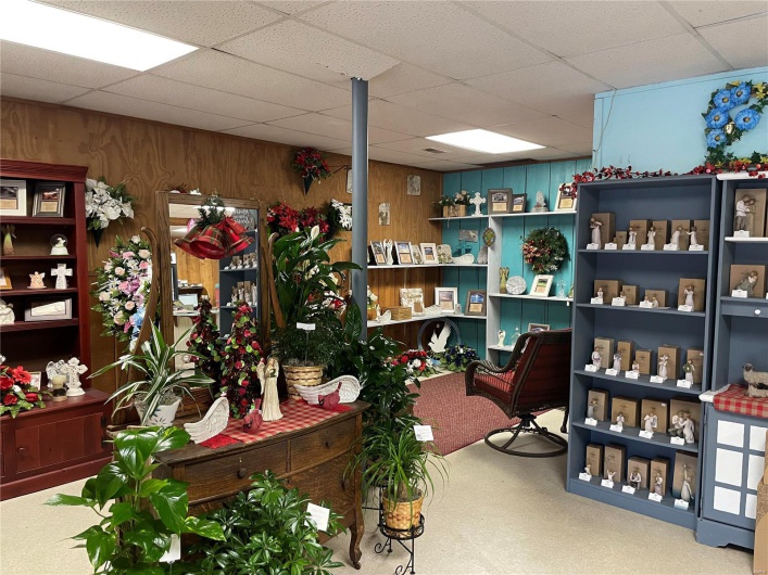 227 N. Main St., Piedmont, Missouri 63957, ,Commercial Sale,For Sale,N. Main St.,MAR24002923