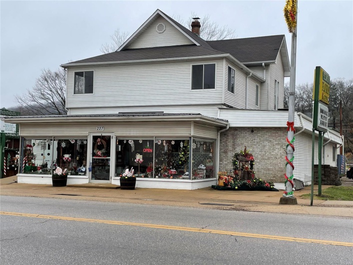 227 N. Main St., Piedmont, Missouri 63957, ,Commercial Sale,For Sale,N. Main St.,MAR24002923