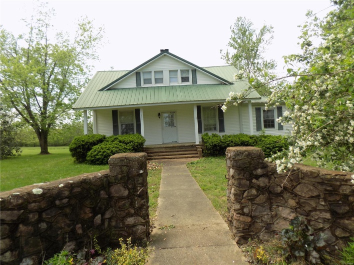 525 Russellville Road, Arcadia, Missouri 63621, 4 Bedrooms Bedrooms, 9 Rooms Rooms,1 BathroomBathrooms,Residential,For Sale,Russellville,MAR25028344