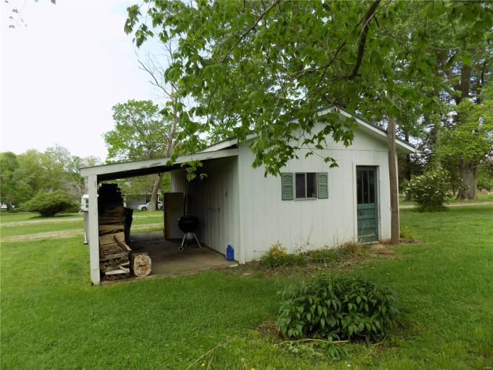 525 Russellville Road, Arcadia, Missouri 63621, 4 Bedrooms Bedrooms, 9 Rooms Rooms,1 BathroomBathrooms,Residential,For Sale,Russellville,MAR25028344