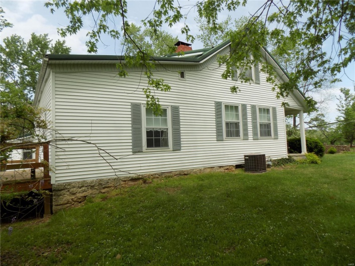 525 Russellville Road, Arcadia, Missouri 63621, 4 Bedrooms Bedrooms, 9 Rooms Rooms,1 BathroomBathrooms,Residential,For Sale,Russellville,MAR25028344