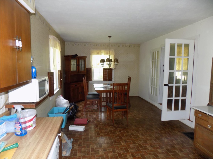 525 Russellville Road, Arcadia, Missouri 63621, 4 Bedrooms Bedrooms, 9 Rooms Rooms,1 BathroomBathrooms,Residential,For Sale,Russellville,MAR25028344