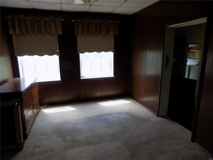 525 Russellville Road, Arcadia, Missouri 63621, 4 Bedrooms Bedrooms, 9 Rooms Rooms,1 BathroomBathrooms,Residential,For Sale,Russellville,MAR25028344