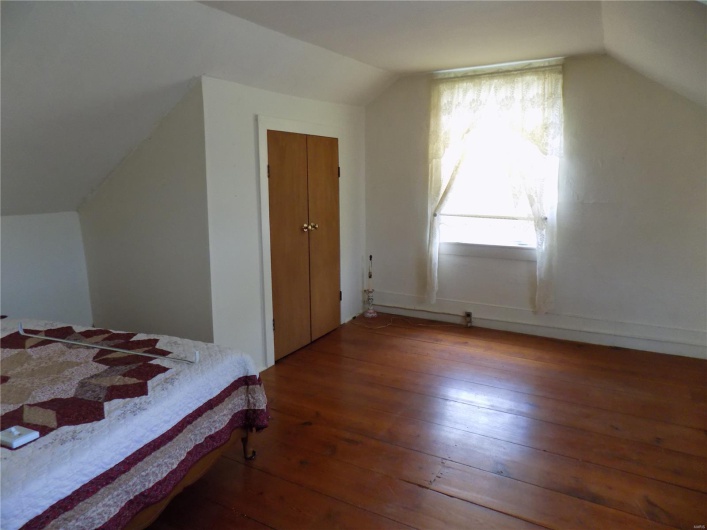 525 Russellville Road, Arcadia, Missouri 63621, 4 Bedrooms Bedrooms, 9 Rooms Rooms,1 BathroomBathrooms,Residential,For Sale,Russellville,MAR25028344