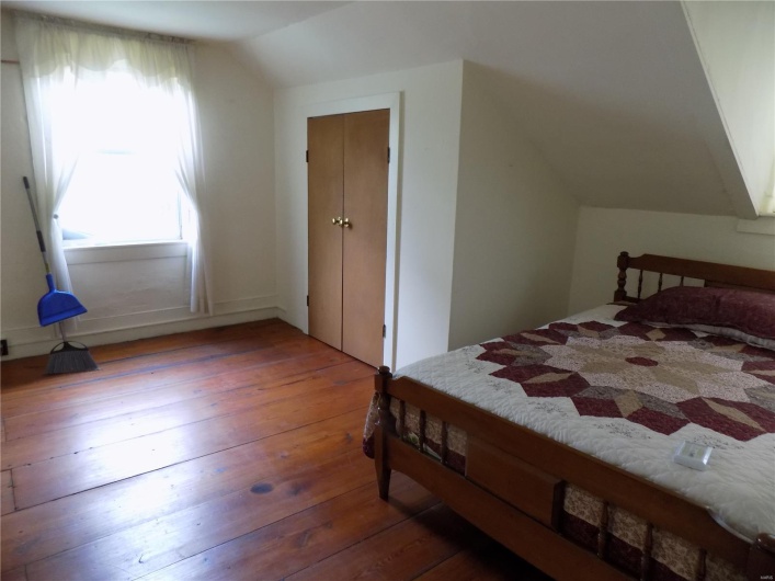 525 Russellville Road, Arcadia, Missouri 63621, 4 Bedrooms Bedrooms, 9 Rooms Rooms,1 BathroomBathrooms,Residential,For Sale,Russellville,MAR25028344