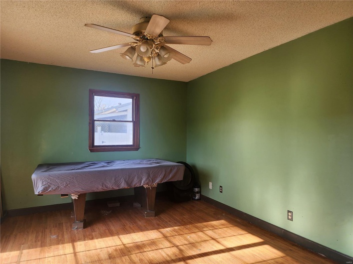 1825 Montgomery Street, Cape Girardeau, Missouri 63703, 3 Bedrooms Bedrooms, 7 Rooms Rooms,2 BathroomsBathrooms,Residential,For Sale,Montgomery,MAR24073958