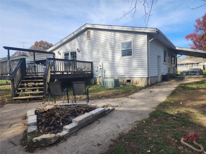 1825 Montgomery Street, Cape Girardeau, Missouri 63703, 3 Bedrooms Bedrooms, 7 Rooms Rooms,2 BathroomsBathrooms,Residential,For Sale,Montgomery,MAR24073958