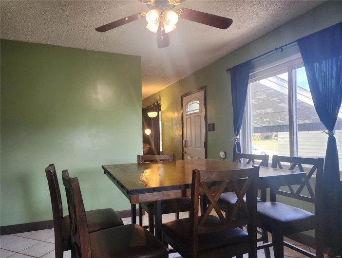 1825 Montgomery Street, Cape Girardeau, Missouri 63703, 3 Bedrooms Bedrooms, 7 Rooms Rooms,2 BathroomsBathrooms,Residential,For Sale,Montgomery,MAR24073958