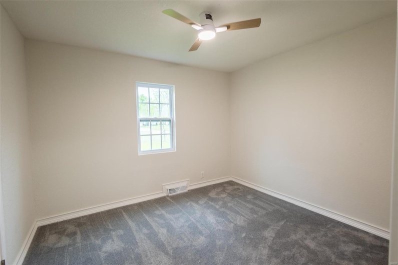 1042 Ash Street, Poplar Bluff, Missouri 63901, 3 Bedrooms Bedrooms, 8 Rooms Rooms,1 BathroomBathrooms,Residential,For Sale,Ash,MAR25027543