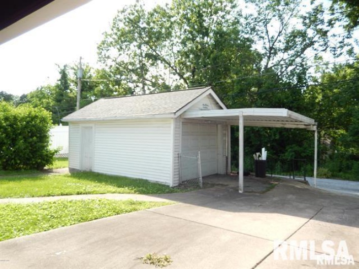 405 MAIN Street, Anna, Illinois 62906-0000, 3 Bedrooms Bedrooms, 0 ,2 BathroomsBathrooms,Residential,For Sale,MAIN,0,RMAEB456427