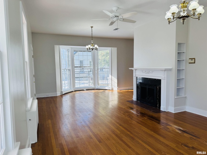 405 MAIN Street, Anna, Illinois 62906-0000, 3 Bedrooms Bedrooms, 0 ,2 BathroomsBathrooms,Residential,For Sale,MAIN,0,RMAEB456427