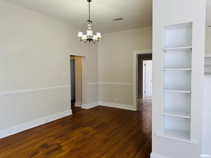 405 MAIN Street, Anna, Illinois 62906-0000, 3 Bedrooms Bedrooms, 0 ,2 BathroomsBathrooms,Residential,For Sale,MAIN,0,RMAEB456427