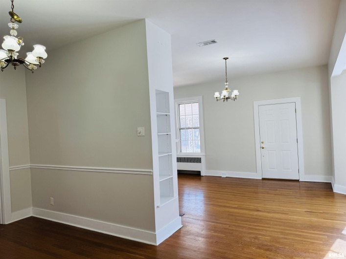 405 MAIN Street, Anna, Illinois 62906-0000, 3 Bedrooms Bedrooms, 0 ,2 BathroomsBathrooms,Residential,For Sale,MAIN,0,RMAEB456427