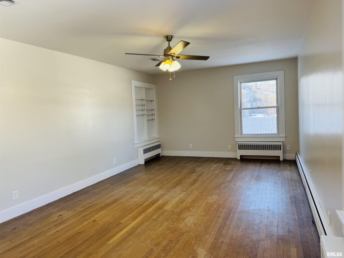 405 MAIN Street, Anna, Illinois 62906-0000, 3 Bedrooms Bedrooms, 0 ,2 BathroomsBathrooms,Residential,For Sale,MAIN,0,RMAEB456427