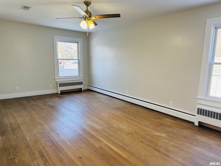 405 MAIN Street, Anna, Illinois 62906-0000, 3 Bedrooms Bedrooms, 0 ,2 BathroomsBathrooms,Residential,For Sale,MAIN,0,RMAEB456427