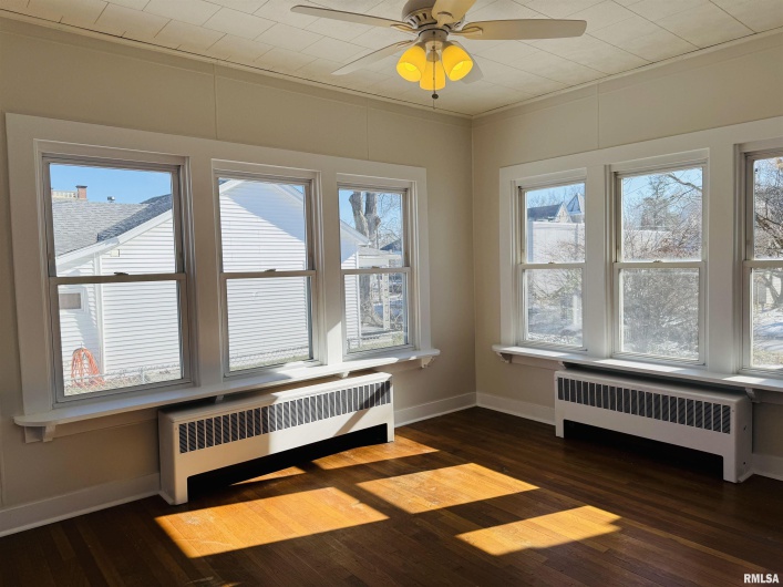 405 MAIN Street, Anna, Illinois 62906-0000, 3 Bedrooms Bedrooms, 0 ,2 BathroomsBathrooms,Residential,For Sale,MAIN,0,RMAEB456427