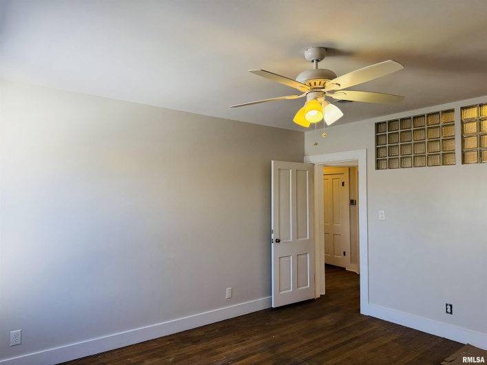 405 MAIN Street, Anna, Illinois 62906-0000, 3 Bedrooms Bedrooms, 0 ,2 BathroomsBathrooms,Residential,For Sale,MAIN,0,RMAEB456427