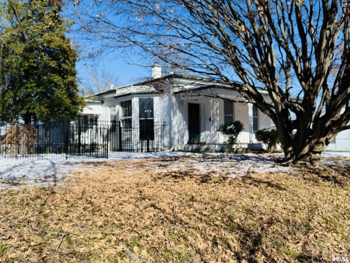 405 MAIN Street, Anna, Illinois 62906-0000, 3 Bedrooms Bedrooms, 0 ,2 BathroomsBathrooms,Residential,For Sale,MAIN,0,RMAEB456427