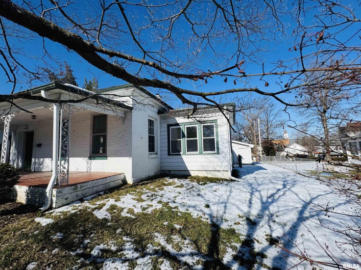 405 MAIN Street, Anna, Illinois 62906-0000, 3 Bedrooms Bedrooms, 0 ,2 BathroomsBathrooms,Residential,For Sale,MAIN,0,RMAEB456427