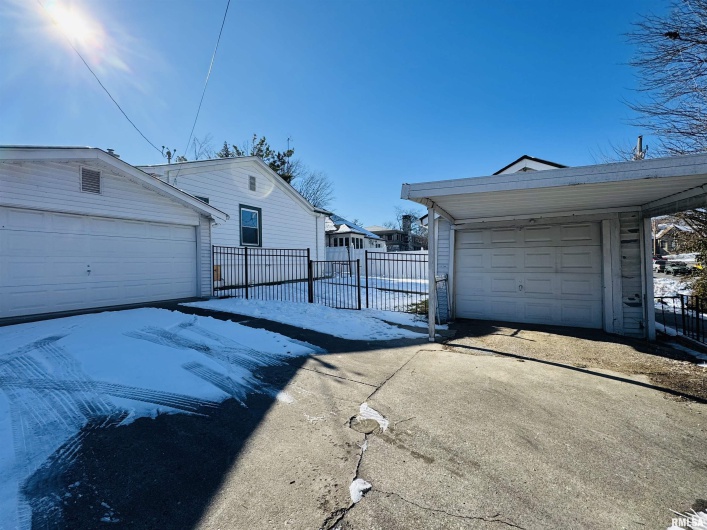 405 MAIN Street, Anna, Illinois 62906-0000, 3 Bedrooms Bedrooms, 0 ,2 BathroomsBathrooms,Residential,For Sale,MAIN,0,RMAEB456427