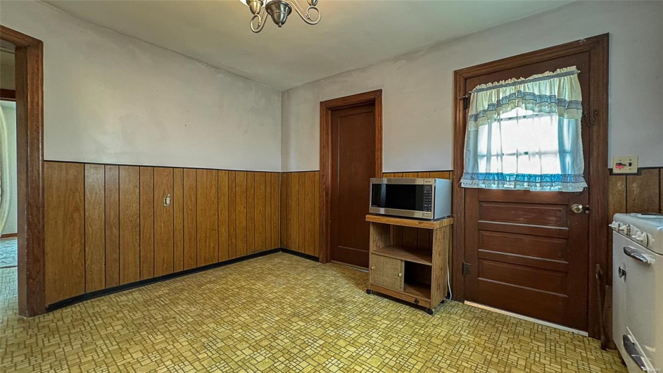 787 Memorial Drive, Ste Genevieve, Missouri 63670, 2 Bedrooms Bedrooms, 6 Rooms Rooms,1 BathroomBathrooms,Residential Lease,For Sale,Memorial,MAR25028424