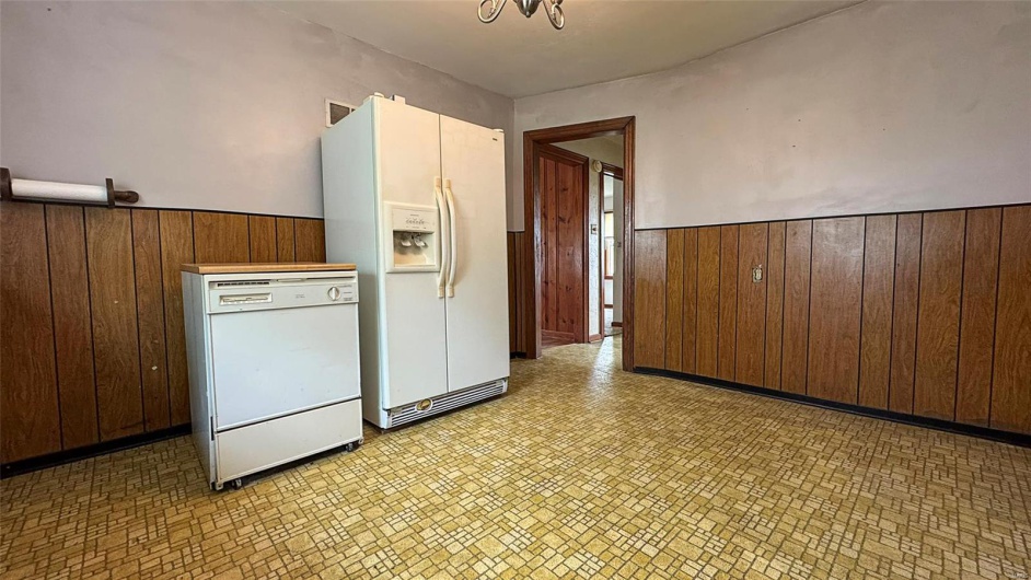 787 Memorial Drive, Ste Genevieve, Missouri 63670, 2 Bedrooms Bedrooms, 6 Rooms Rooms,1 BathroomBathrooms,Residential Lease,For Sale,Memorial,MAR25028424
