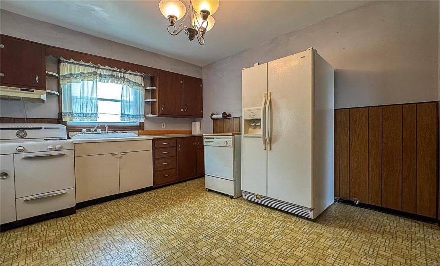 787 Memorial Drive, Ste Genevieve, Missouri 63670, 2 Bedrooms Bedrooms, 6 Rooms Rooms,1 BathroomBathrooms,Residential Lease,For Sale,Memorial,MAR25028424