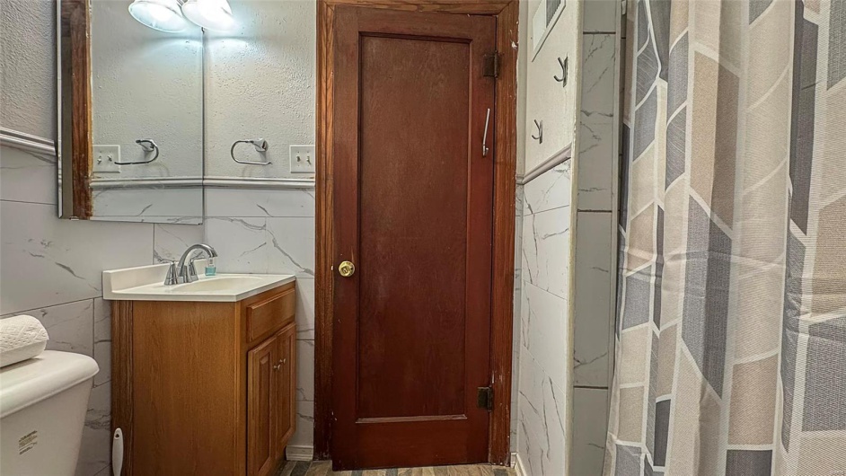 787 Memorial Drive, Ste Genevieve, Missouri 63670, 2 Bedrooms Bedrooms, 6 Rooms Rooms,1 BathroomBathrooms,Residential Lease,For Sale,Memorial,MAR25028424