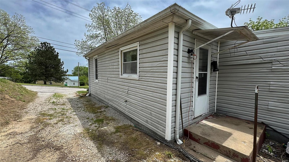 787 Memorial Drive, Ste Genevieve, Missouri 63670, 2 Bedrooms Bedrooms, 6 Rooms Rooms,1 BathroomBathrooms,Residential Lease,For Sale,Memorial,MAR25028424