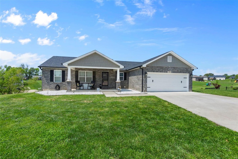 198 Galbaldon Court, Jackson, Missouri 63755, 4 Bedrooms Bedrooms, 5 Rooms Rooms,3 BathroomsBathrooms,Residential,For Sale,Galbaldon,MAR25027019