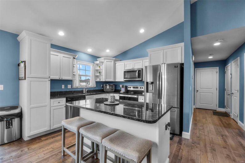 198 Galbaldon Court, Jackson, Missouri 63755, 4 Bedrooms Bedrooms, 5 Rooms Rooms,3 BathroomsBathrooms,Residential,For Sale,Galbaldon,MAR25027019