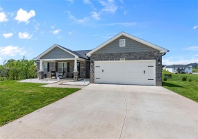198 Galbaldon Court, Jackson, Missouri 63755, 4 Bedrooms Bedrooms, 5 Rooms Rooms,3 BathroomsBathrooms,Residential,For Sale,Galbaldon,MAR25027019