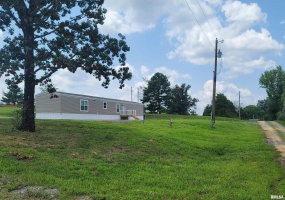 145 CHEROKEE Drive, Goreville, Illinois 62939, 3 Bedrooms Bedrooms, 0 ,2 BathroomsBathrooms,Residential,For Sale,CHEROKEE,0,RMAEB457539