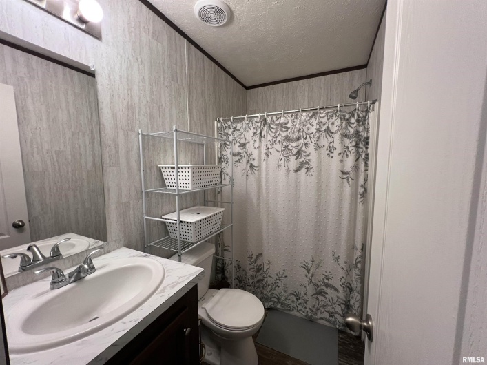 145 CHEROKEE Drive, Goreville, Illinois 62939, 3 Bedrooms Bedrooms, 0 ,2 BathroomsBathrooms,Residential,For Sale,CHEROKEE,0,RMAEB457539