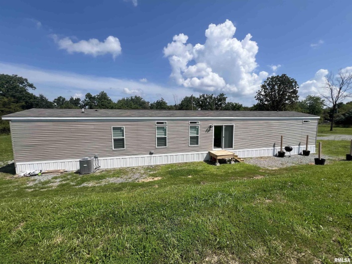 145 CHEROKEE Drive, Goreville, Illinois 62939, 3 Bedrooms Bedrooms, 0 ,2 BathroomsBathrooms,Residential,For Sale,CHEROKEE,0,RMAEB457539