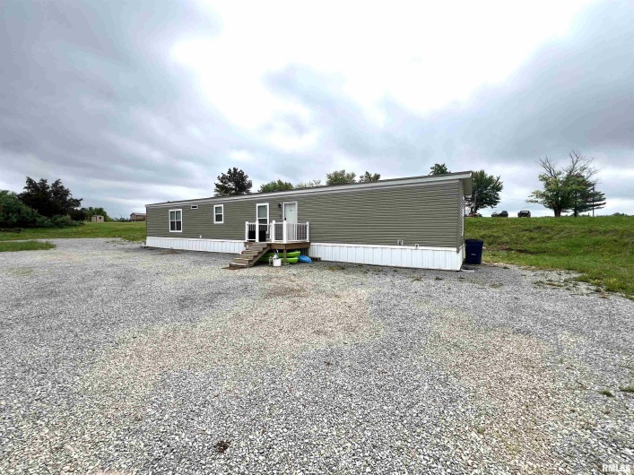 145 CHEROKEE Drive, Goreville, Illinois 62939, 3 Bedrooms Bedrooms, 0 ,2 BathroomsBathrooms,Residential,For Sale,CHEROKEE,0,RMAEB457539