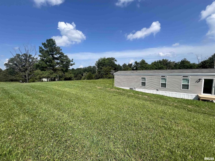 145 CHEROKEE Drive, Goreville, Illinois 62939, 3 Bedrooms Bedrooms, 0 ,2 BathroomsBathrooms,Residential,For Sale,CHEROKEE,0,RMAEB457539