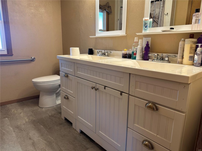 211 Lucas Street, Pilot Knob, Missouri 63663, 3 Bedrooms Bedrooms, 9 Rooms Rooms,2 BathroomsBathrooms,Residential,For Sale,Lucas,MAR25027882