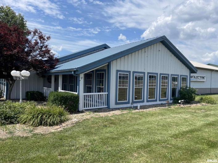 1808 CLARK Street, Carterville, Illinois 62918, 0 , 0 ,0,Commercial Sale,For Sale,CLARK,0,RMAEB454212