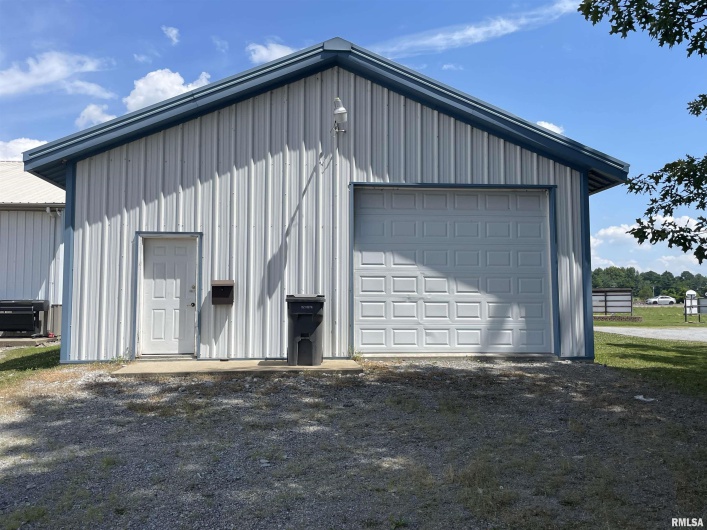 1808 CLARK Street, Carterville, Illinois 62918, 0 , 0 ,0,Commercial Sale,For Sale,CLARK,0,RMAEB454212