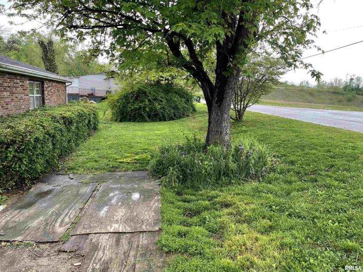 355 CHESTNUT Street, Alto Pass, Illinois 62905, 3 Bedrooms Bedrooms, 0 ,2 BathroomsBathrooms,Residential,For Sale,CHESTNUT,0,RMAEB457754
