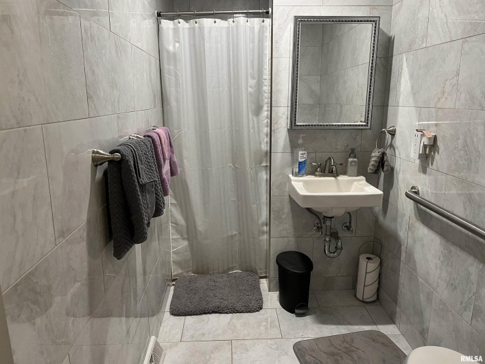 355 CHESTNUT Street, Alto Pass, Illinois 62905, 3 Bedrooms Bedrooms, 0 ,2 BathroomsBathrooms,Residential,For Sale,CHESTNUT,0,RMAEB457754