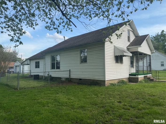 604 23RD Street, Herrin, Illinois 62948, 2 Bedrooms Bedrooms, 0 ,1 BathroomBathrooms,Residential,For Sale,23RD,0,RMAEB457759