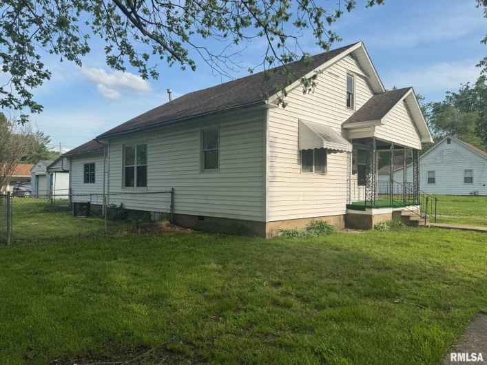 604 23RD Street, Herrin, Illinois 62948, 2 Bedrooms Bedrooms, 0 ,1 BathroomBathrooms,Residential,For Sale,23RD,0,RMAEB457759